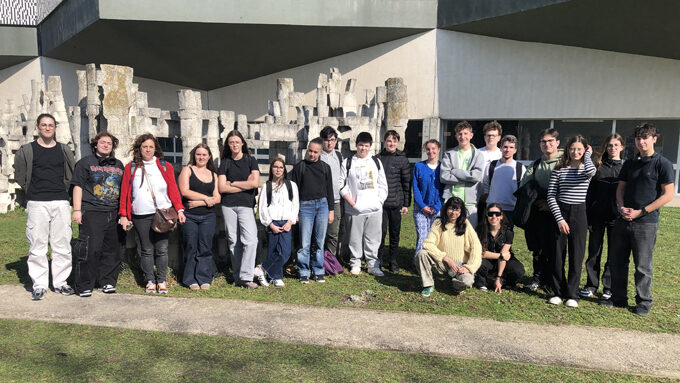 Nos élèves encordés sont prêts pour une journée de découverte.